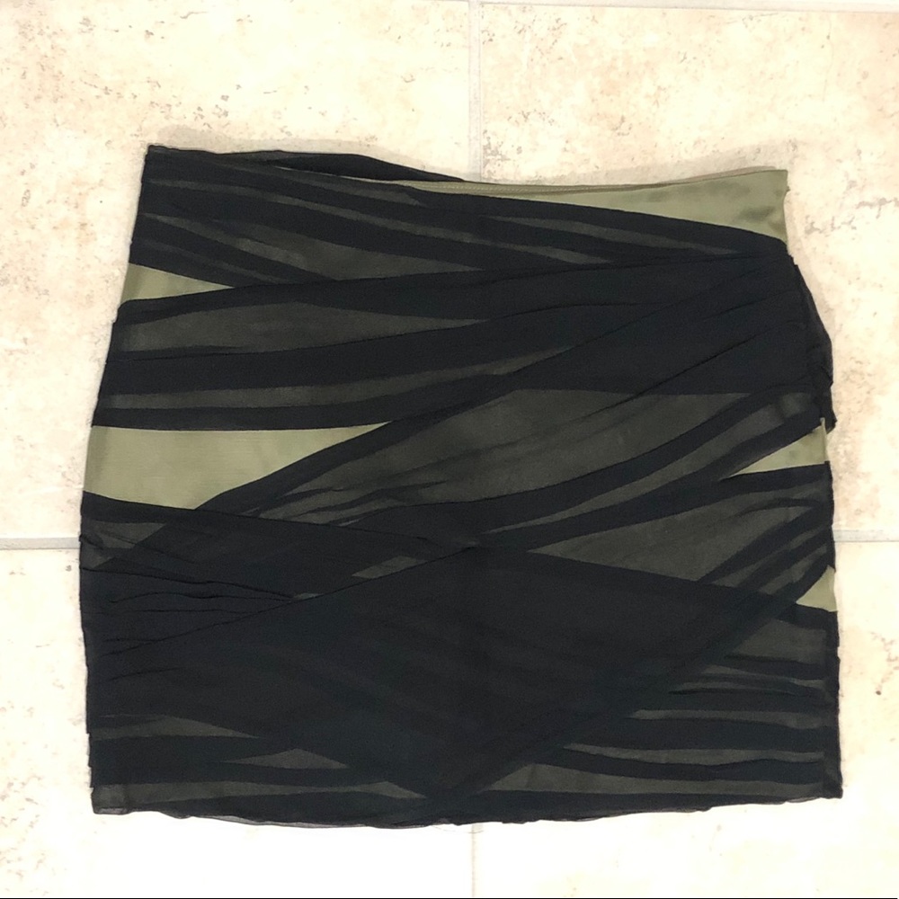 Cute Bebe Skirt - XS Never Worn
